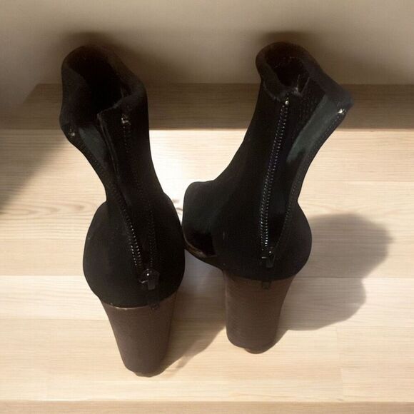 ✨Gianni Bini Schools Out Suede Peep Toe Black Sz 6 Bootie✨ - Picture 4 of 9